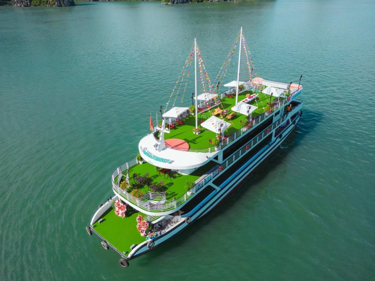 Halong Bay Day Trip on Luxury Apollo Cruise